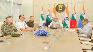 रक्षा मंत्री राजनाथ सिंह ने सेना प्रमुखों संग की समीक्षा बैठक, सीमाओं की सुरक्षा तैयारियों पर चर्चा
