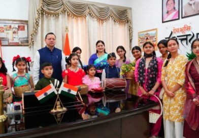 पुष्कर सिंह धामी ने सपरिवार मनाया लोकपर्व फूलदेई, प्रदेशवासियों को दी बधाई