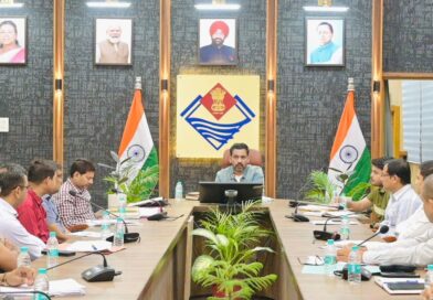 डीएम ने जनहित परियोजनाओं, सड़क सुधार और जलनिकासी कार्यों का लिया जायजा