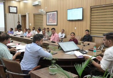 गंगा संरक्षण और स्वच्छता कार्यों में लापरवाही पर होगी सख्त कार्रवाई— डीएम