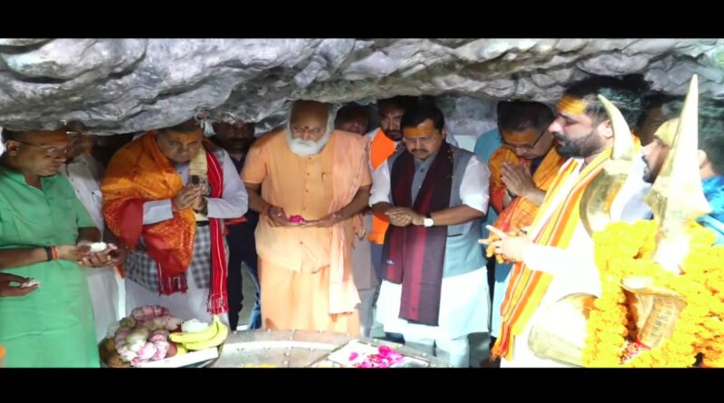 भाजपा के राष्ट्रीय अध्यक्ष नितिन नवीन ने टपकेश्वर महादेव मंदिर में किया दर्शन-पूजन