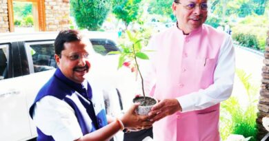 सीएम धामी ने मुख्यमंत्री आवास में भाजपा राष्ट्रीय अध्यक्ष नितिन नवीन का किया अभिनंदन