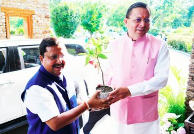 सीएम धामी ने मुख्यमंत्री आवास में भाजपा राष्ट्रीय अध्यक्ष नितिन नवीन का किया अभिनंदन