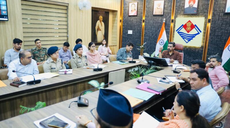 चारधाम यात्रा व्यवस्थाओं को लेकर डीएम ने दिए सख्त निर्देश