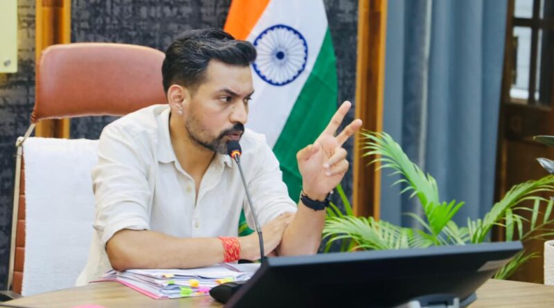स्मार्ट सिटी परियोजनाओं की डीएम ने की समीक्षा, ग्रीन बिल्डिंग कार्यों में तेजी लाने के निर्देश