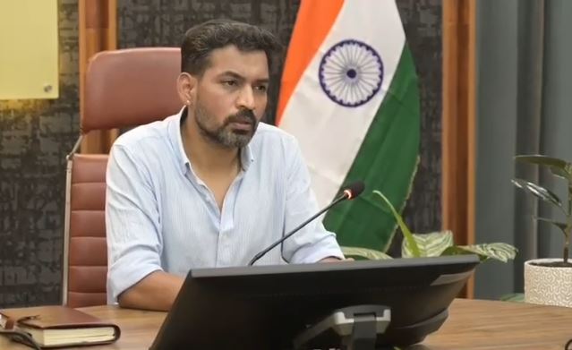 विशेष गहन पुनरीक्षण-2026 की समीक्षा को लेकर डीएम/डीईओ ने राजनीतिक दलों के प्रतिनिधियों के साथ की बैठक
