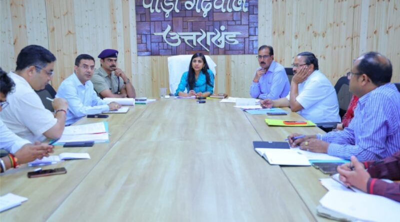कांवड़ यात्रा की तैयारियों का जिलाधिकारी ने लिया जायजा, अधिकारियों को दिए निर्देश