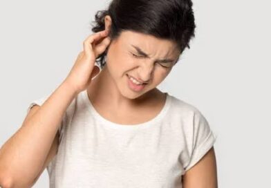 कानों में लगातार सीटी या भनभनाहट सुनाई दे तो रहें सतर्क, टिनिटस की हो सकती है समस्या
