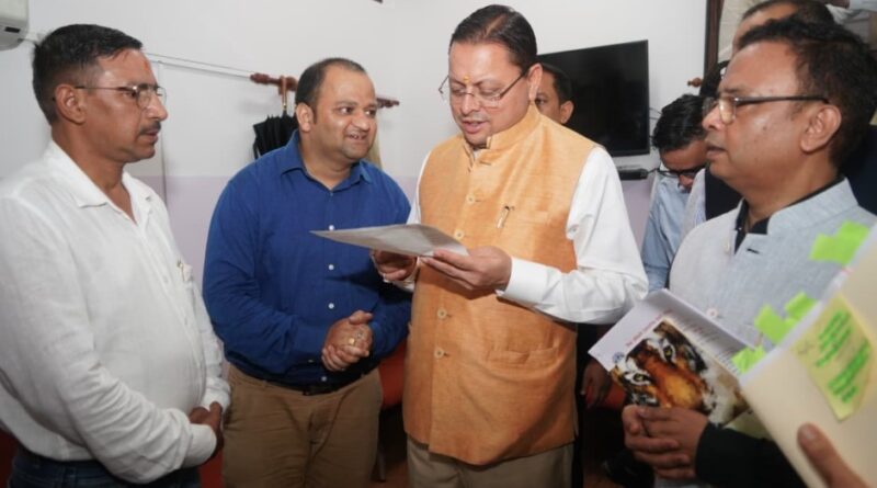 मुख्यमंत्री से कर्मचारी संगठनों के विभिन्न प्रतिनिधिमंडलों ने की मुलाकात