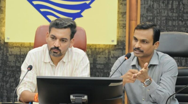 मतदाता सूची की शुद्धता सर्वोपरि, फील्ड में जाकर समस्याओं का करें समाधान – विजय कुमार