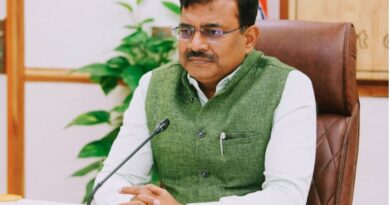 मुख्य सचिव आनन्द बर्द्धन ने बाह्य सहायता प्राप्त परियोजनाओं की प्रगति का लिया जायजा