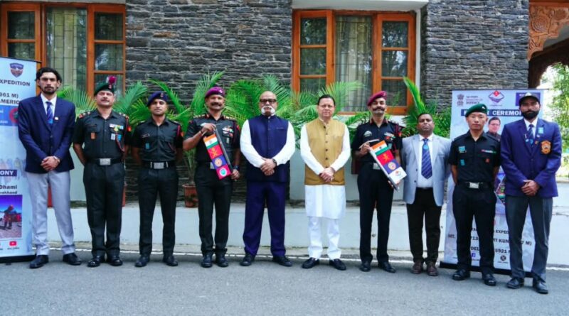 पर्वतारोहियों का जज्बा, अनुशासन और सामूहिक प्रयास युवाओं के लिए मिसाल- मुख्यमंत्री