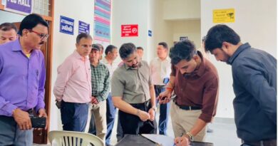 डीएम ने ईवीएम-वीवीपैट सुरक्षा व्यवस्था का किया निरीक्षण, प्रोटोकॉल पालन के दिए निर्देश