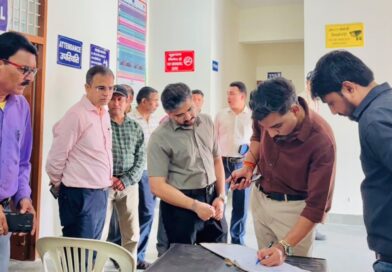 डीएम ने ईवीएम-वीवीपैट सुरक्षा व्यवस्था का किया निरीक्षण, प्रोटोकॉल पालन के दिए निर्देश
